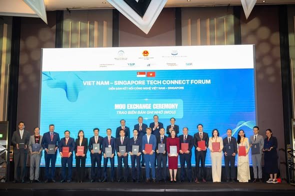 Vietnam Singapore TechConnect Forum with Vietnam President and Singapore Minister of Trade and Industry